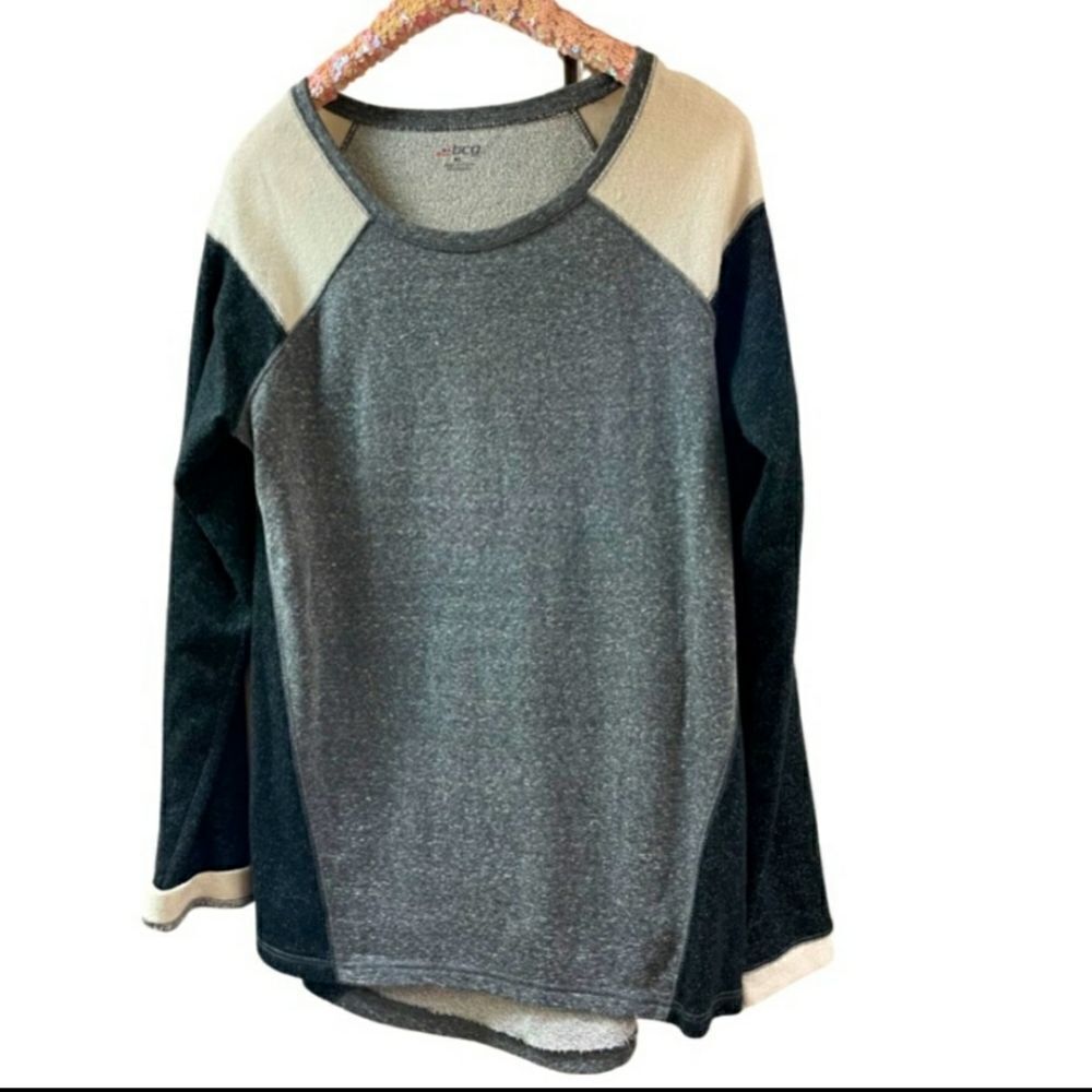 BCG Gray Cream Black Long Sleeved Scoop Neck Top Sz XL